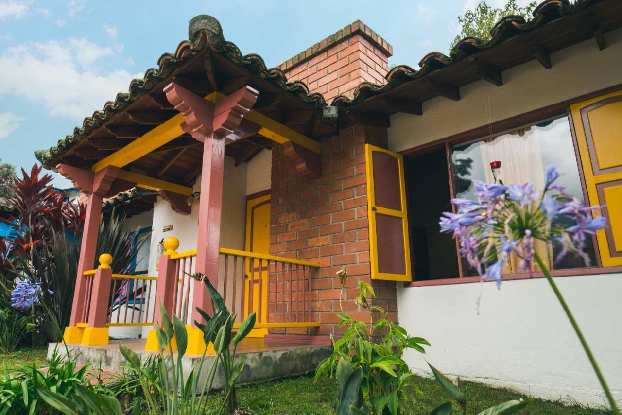 Готель Termales El Otono La Enea Екстер'єр фото A typical house in El Retiro